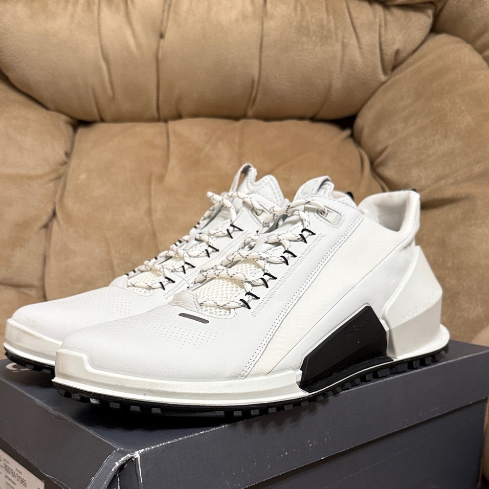 Ecco Men's White Athletic Shoes